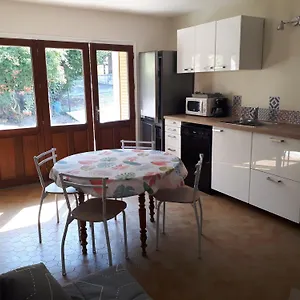 Le Des Fleurs,jusqu'a 4 Personnes Appartement